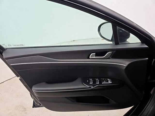 Photo of 2023 Black Kia K5