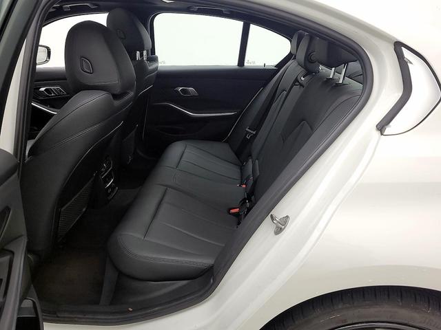 Photo of 2019 White BMW 330