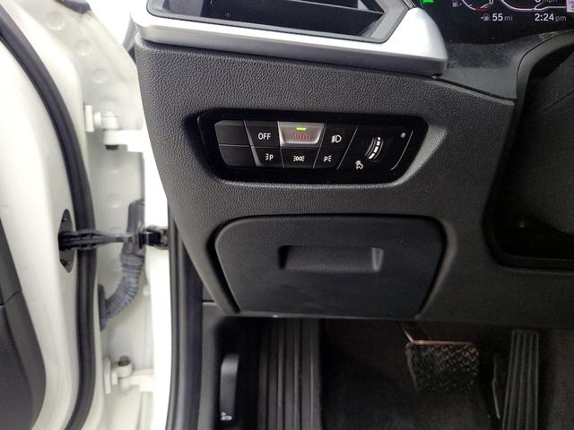 Photo of 2019 White BMW 330