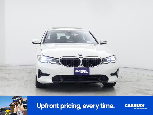 Photo of 2019 White BMW 330