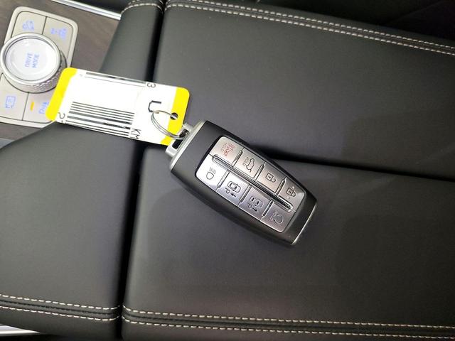 Photo of 2024 Silver Genesis GV80