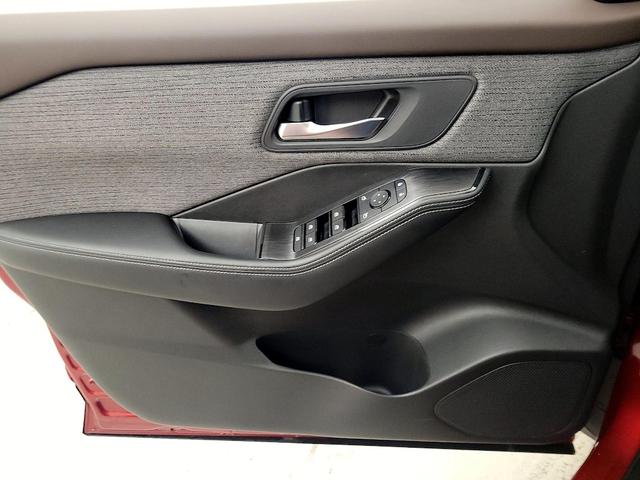 Photo of 2022 Red Nissan Rogue
