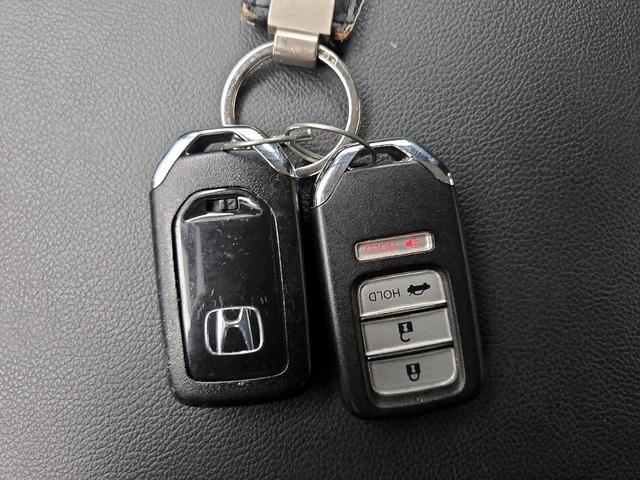 Photo of 2022 White Honda Accord