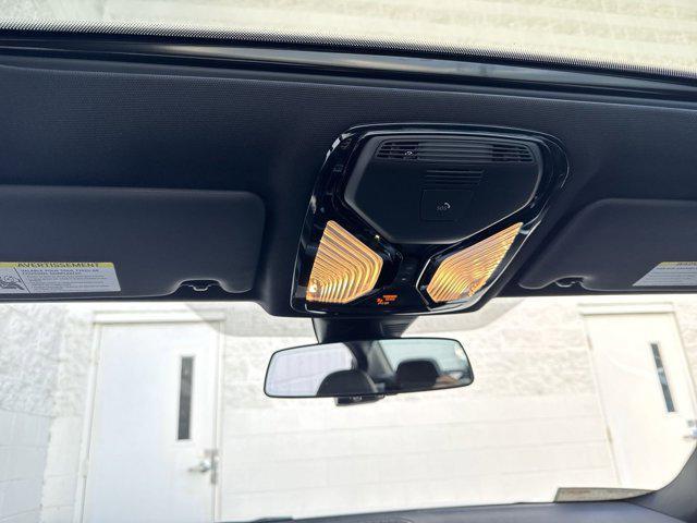 Photo of 2025 Mineral White Metallic BMW 330