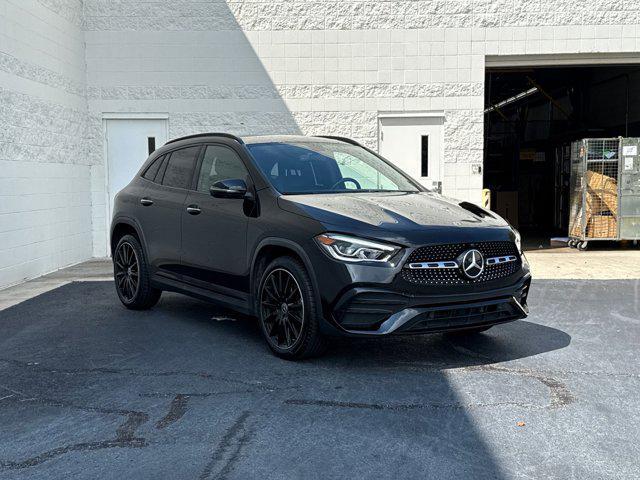 Photo of 2022 Black Mercedes-Benz GLA 250