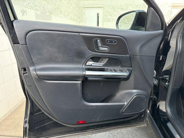 Photo of 2022 Black Mercedes-Benz GLA 250