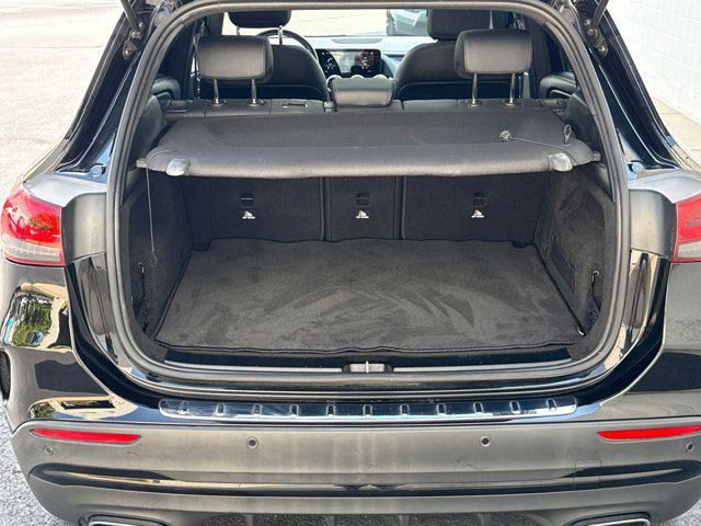 Photo of 2022 Black Mercedes-Benz GLA 250
