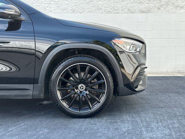 Photo of 2022 Black Mercedes-Benz GLA 250