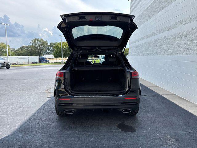 Photo of 2022 Black Mercedes-Benz GLA 250
