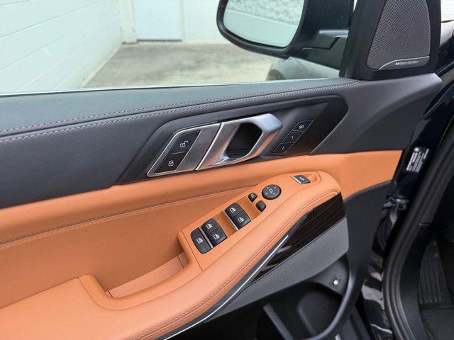 Photo of 2025 Black BMW X5 PHEV