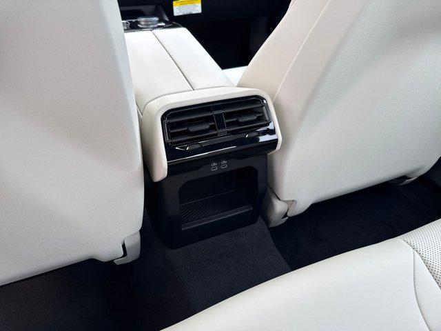 Photo of 2026 Black Sapphire Metallic BMW i5