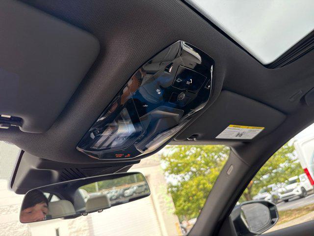 Photo of 2026 Black Sapphire Metallic BMW i5