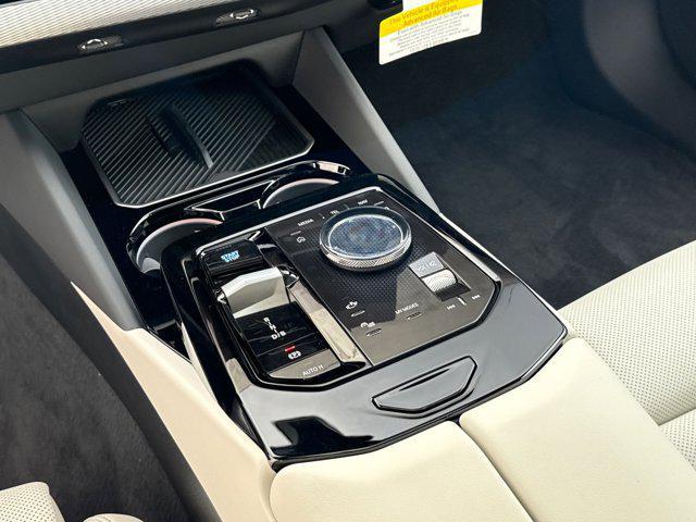 Photo of 2026 Black Sapphire Metallic BMW i5