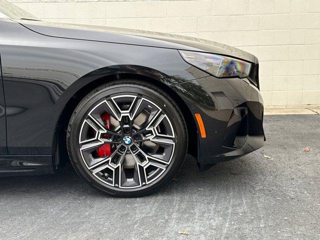 Photo of 2026 Black Sapphire Metallic BMW i5