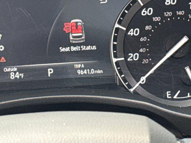 Photo of 2021 Midnight Black Metallic Toyota Highlander