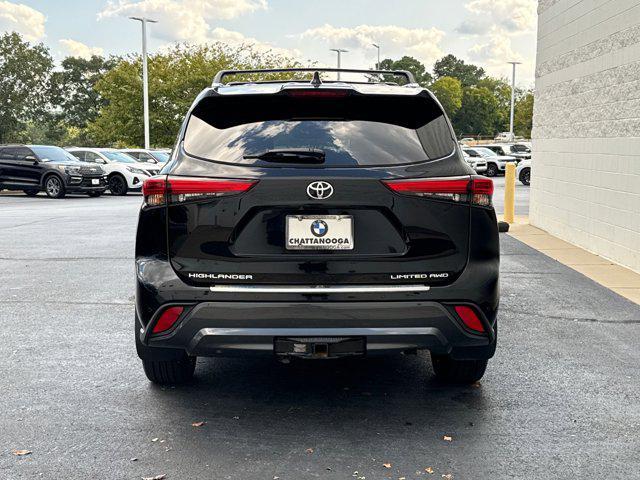 Photo of 2021 Midnight Black Metallic Toyota Highlander