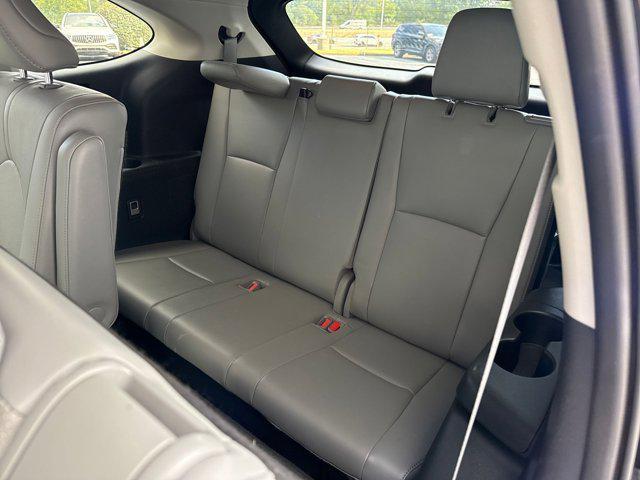 Photo of 2021 Midnight Black Metallic Toyota Highlander