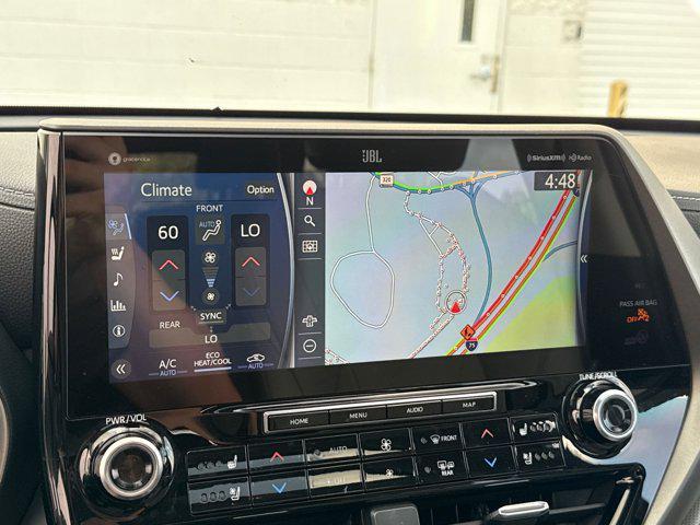 Photo of 2021 Midnight Black Metallic Toyota Highlander