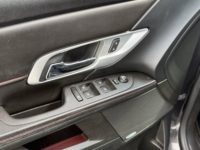 Photo of 2015 Iridium Metallic GMC Terrain
