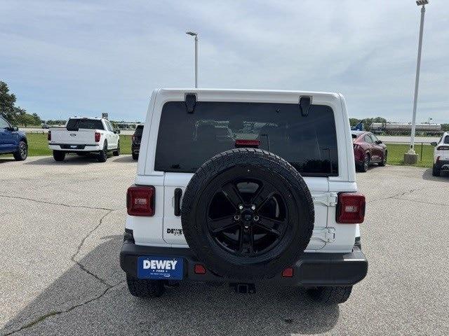 Photo of 2021 Bright White Clearcoat Jeep Wrangler Unlimited