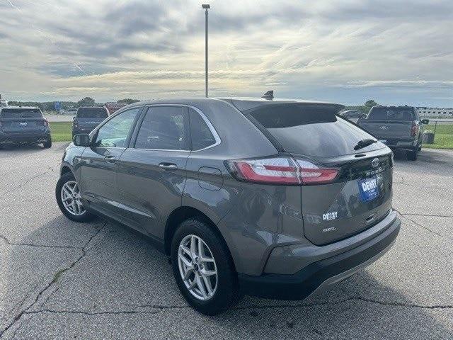 Photo of 2024 CARBONIZED GRAY Ford Edge