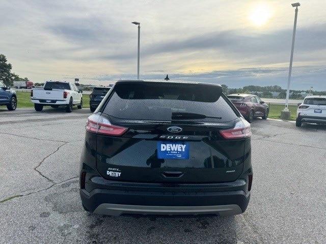 Photo of 2023 FORGED GREEN Ford Edge