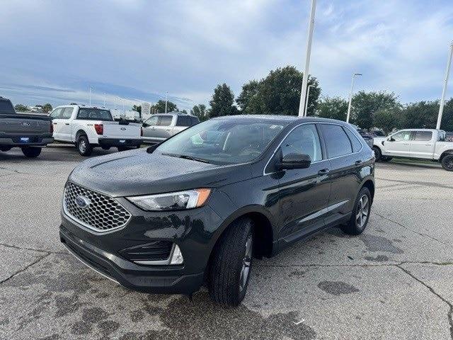 Photo of 2023 FORGED GREEN Ford Edge