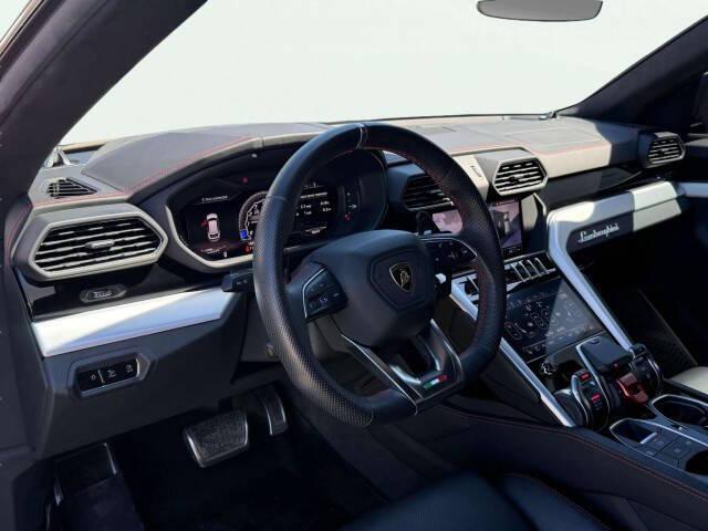 Photo of 2019 Black Lamborghini Urus