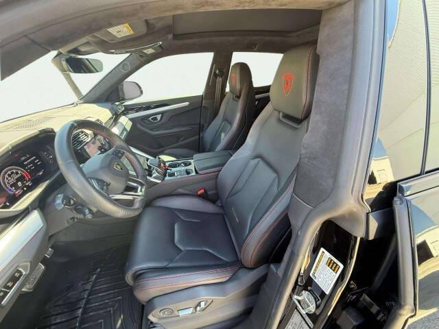 Photo of 2019 Black Lamborghini Urus