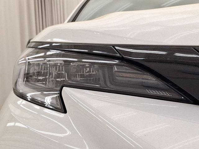 Photo of 2025 Ice Cap Toyota Sienna