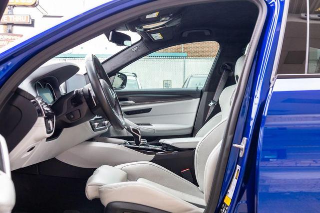 Photo of 2019 Blue BMW M5