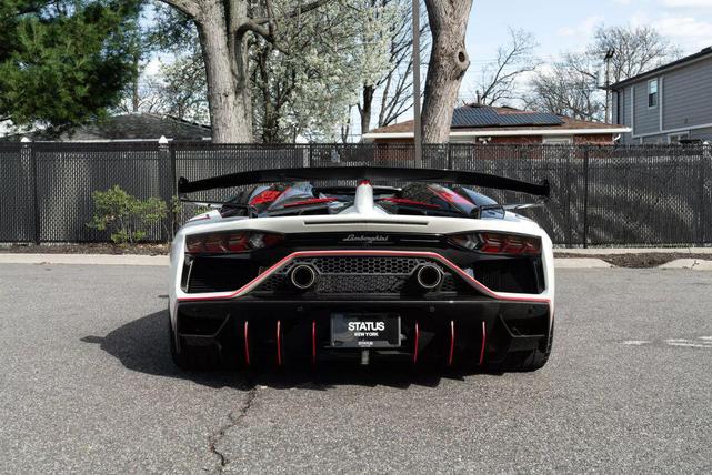 Photo of 2021 White Lamborghini Aventador SVJ
