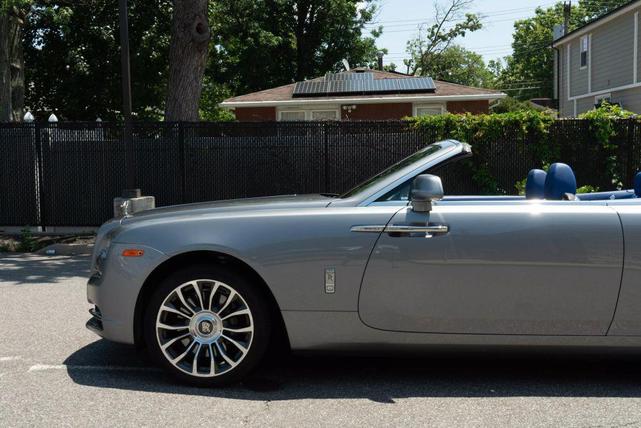Photo of 2018 Silver Rolls-Royce Dawn
