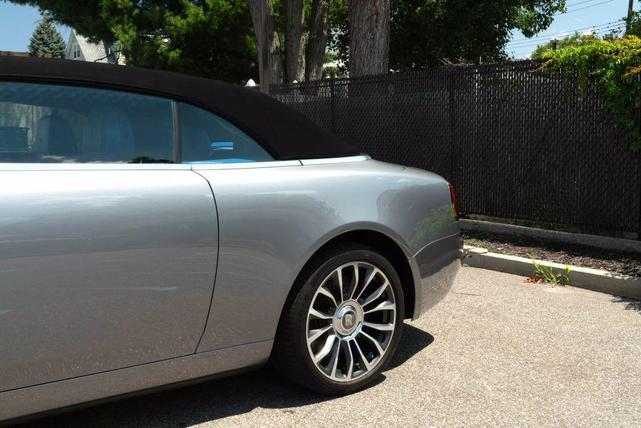 Photo of 2018 Silver Rolls-Royce Dawn