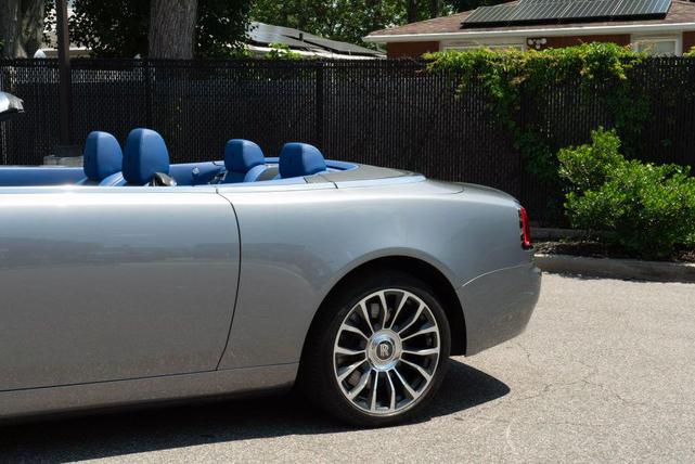 Photo of 2018 Silver Rolls-Royce Dawn