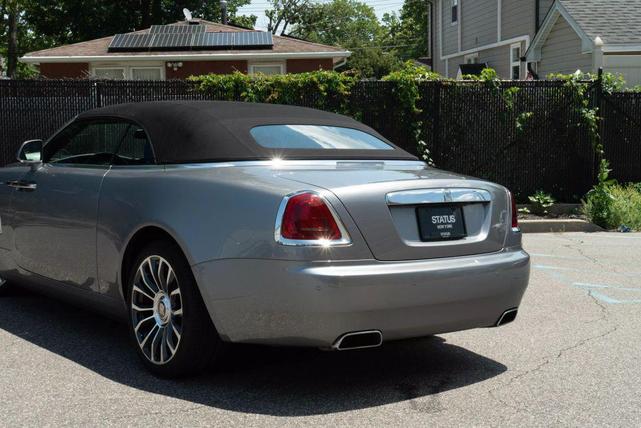 Photo of 2018 Silver Rolls-Royce Dawn