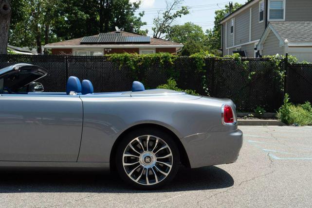 Photo of 2018 Silver Rolls-Royce Dawn