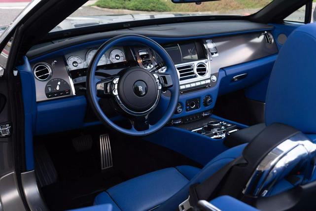 Photo of 2018 Silver Rolls-Royce Dawn