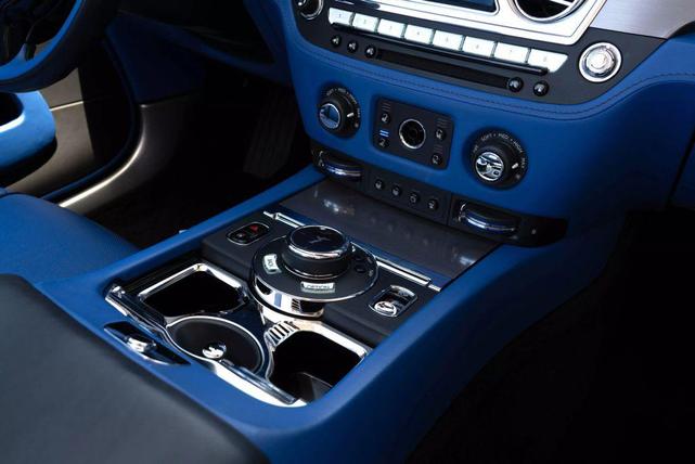 Photo of 2018 Silver Rolls-Royce Dawn