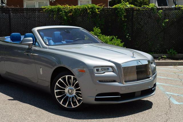 Photo of 2018 Silver Rolls-Royce Dawn
