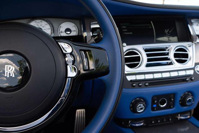 Photo of 2018 Silver Rolls-Royce Dawn