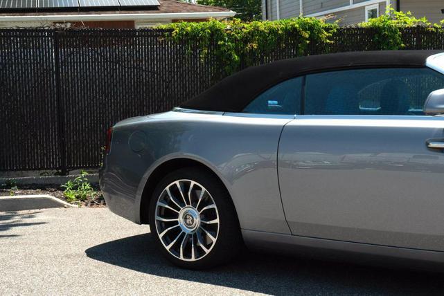 Photo of 2018 Silver Rolls-Royce Dawn