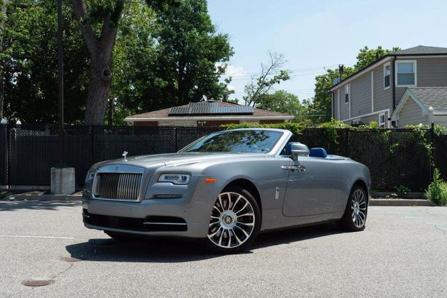 Photo of 2018 Silver Rolls-Royce Dawn