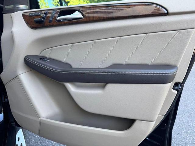 Photo of 2016 Jet Black Mercedes-Benz GL-Class