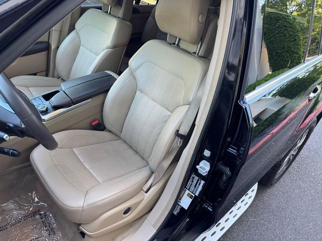 Photo of 2016 Jet Black Mercedes-Benz GL-Class