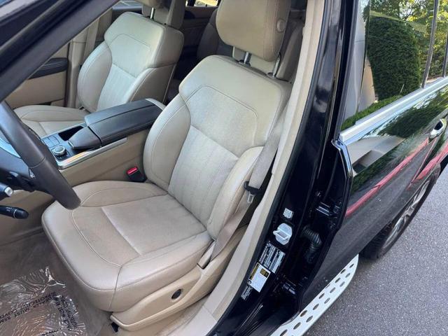 Photo of 2016 Jet Black Mercedes-Benz GL-Class