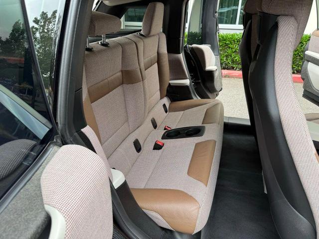 Photo of 2018 Imperial Blue Metallic w/Frozen Gray Accent BMW i3