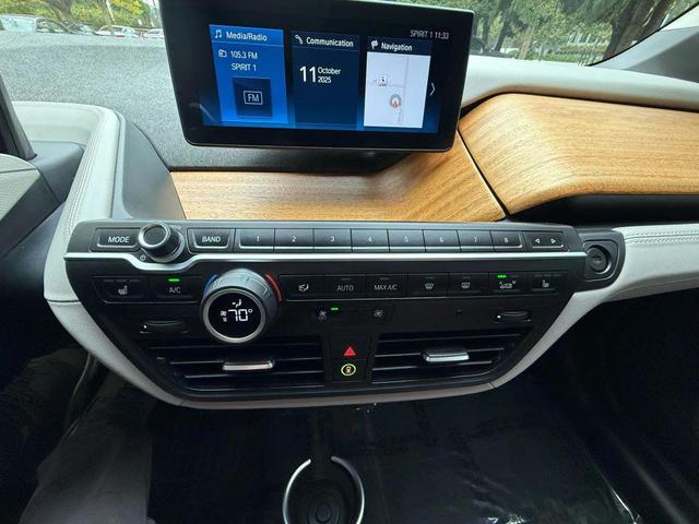 Photo of 2018 Imperial Blue Metallic w/Frozen Gray Accent BMW i3
