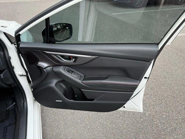 Photo of 2018 Crystal White Pearl Subaru Impreza