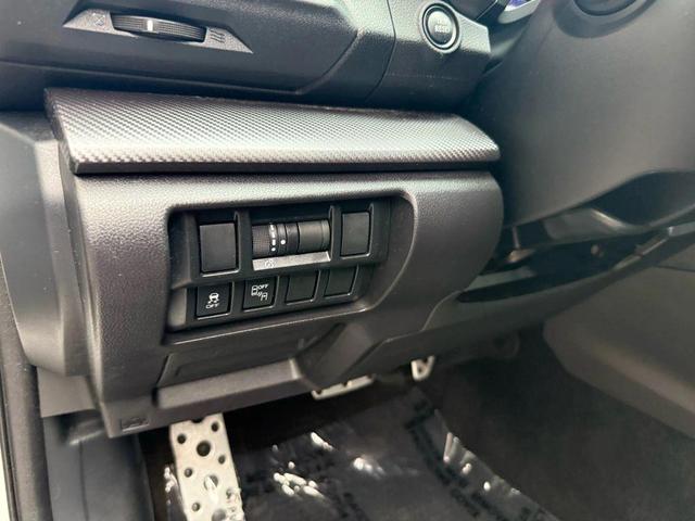Photo of 2018 Crystal White Pearl Subaru Impreza